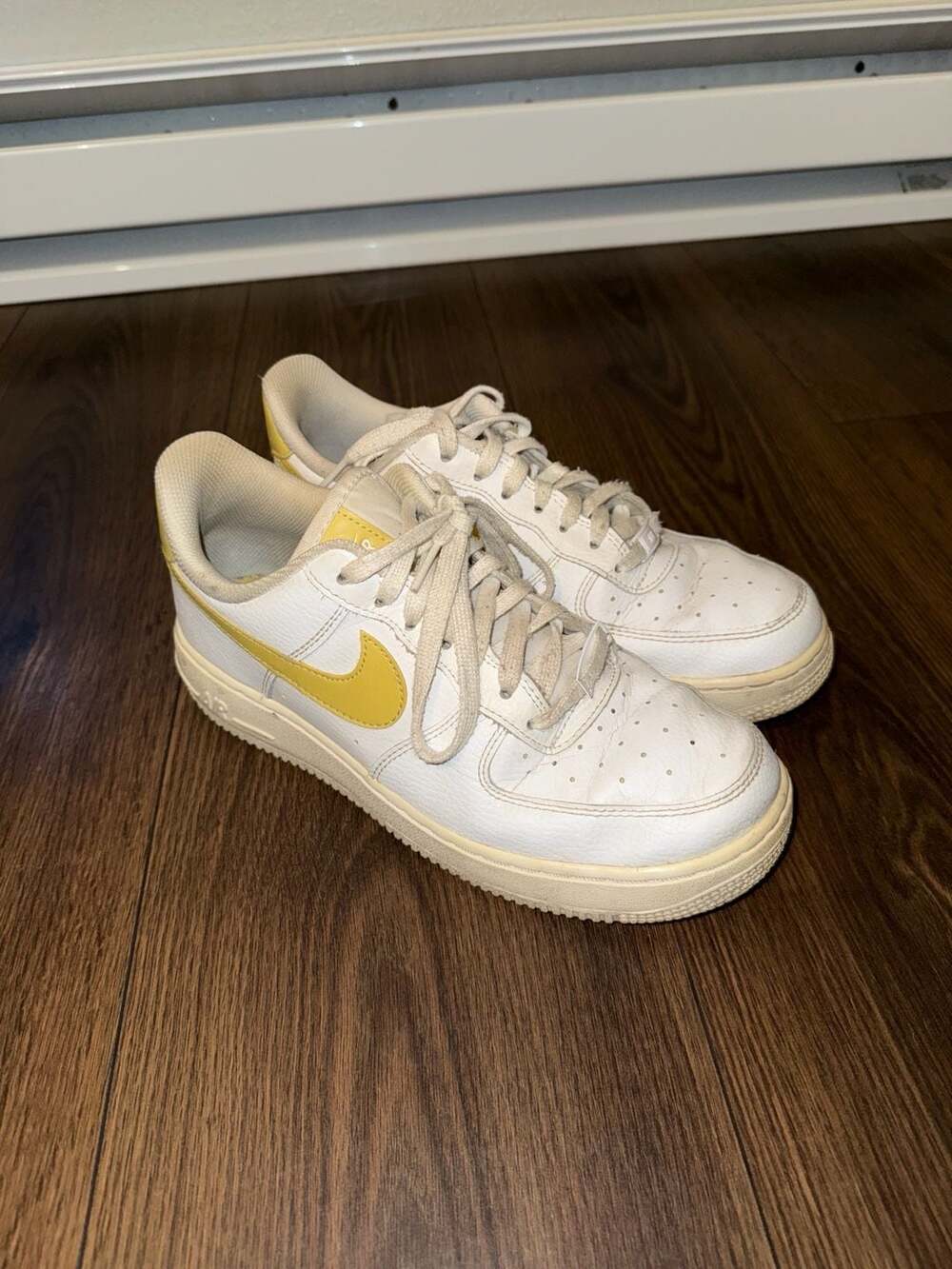 Nike Air Force 1 '07 Women's Sneakers in White and High Voltage Yellow Size 8.5